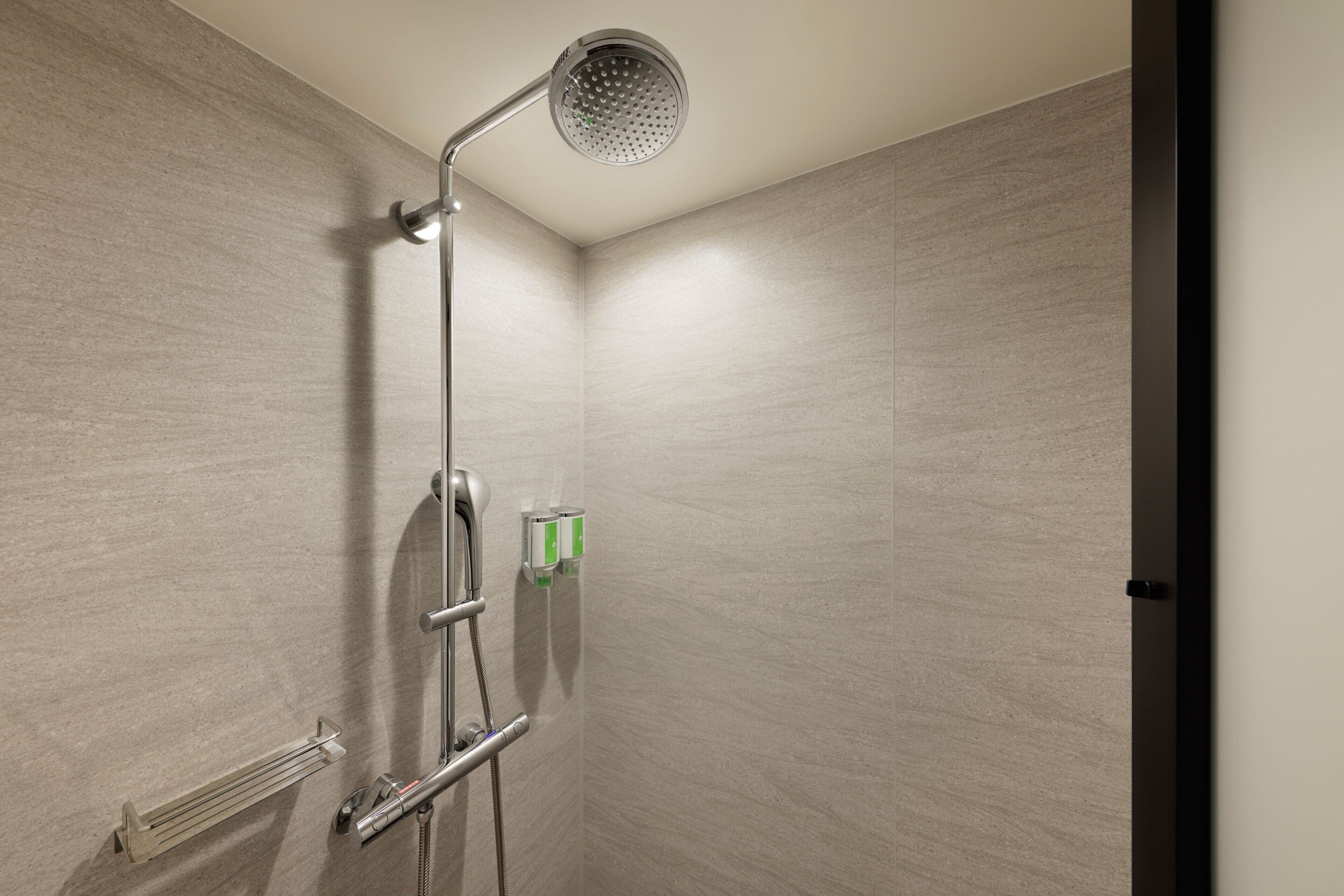 shower, rainfall showerhead, free toiletries, hair dryer