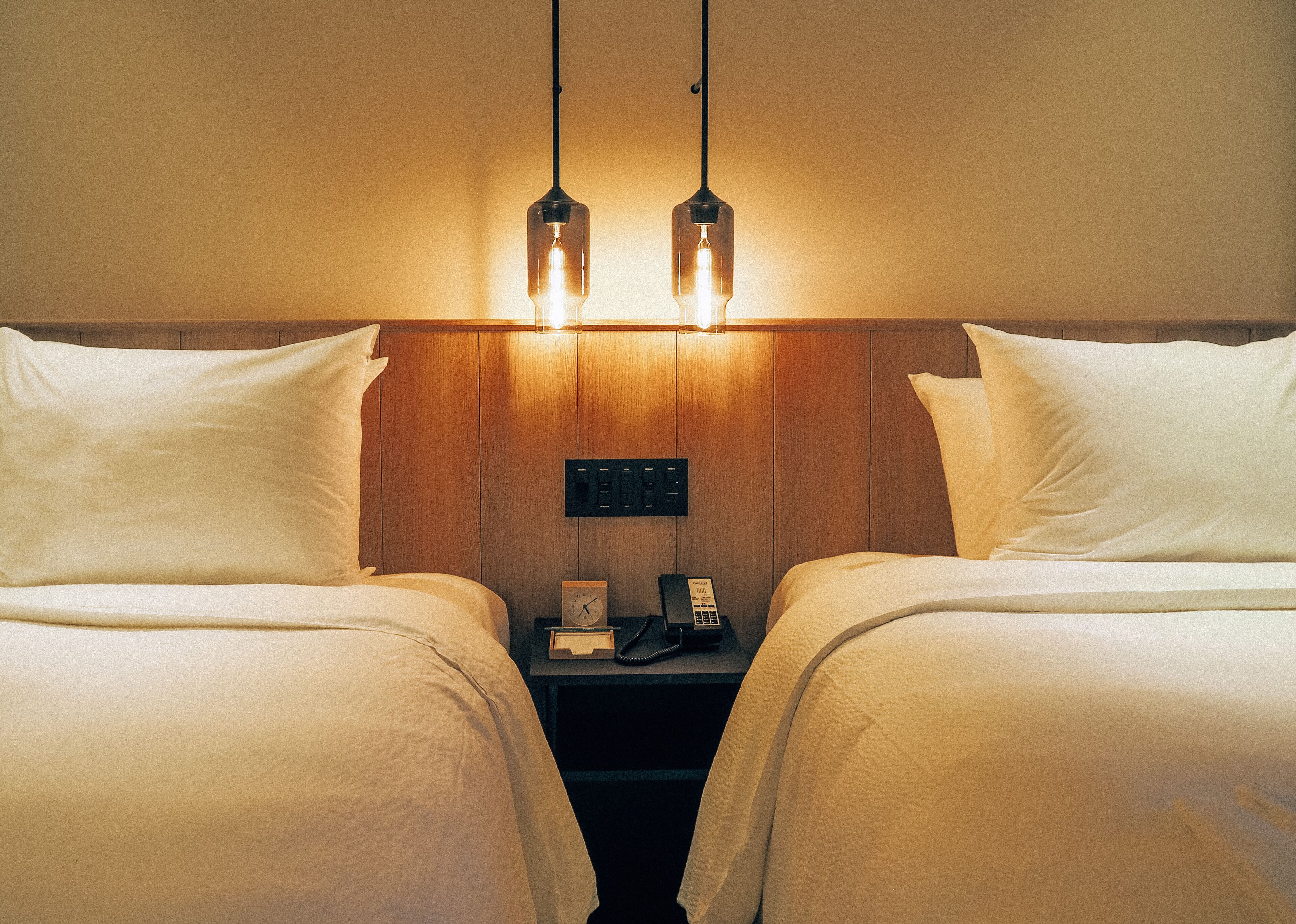 standard room, 2 single beds, non smoking | down duvets, in-room safe, blackout curtains, free wifi