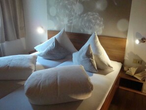 2 makuuhuonetta, tallelokero huoneessa, Wi-Fi, vuodevaatteet