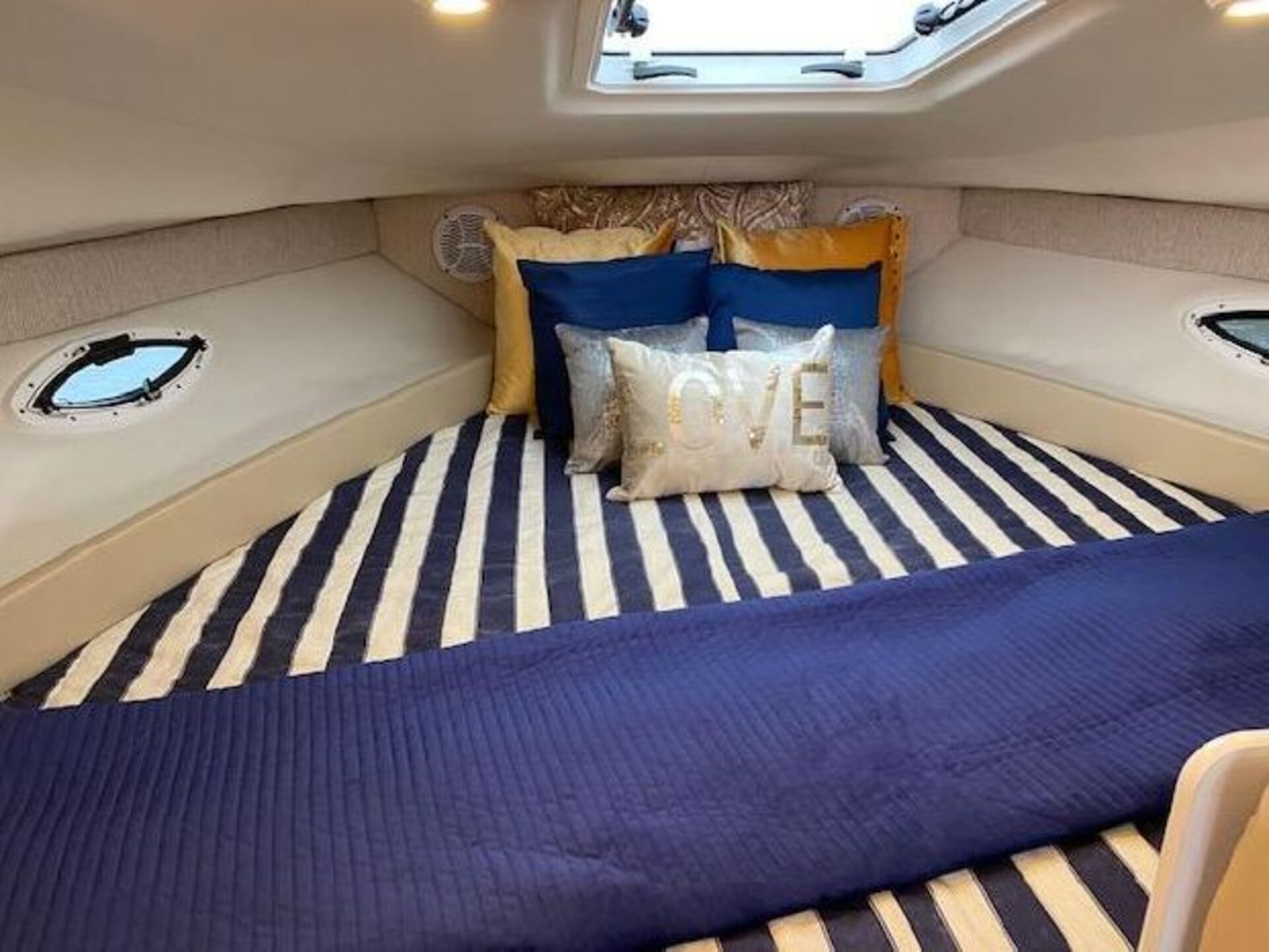 Cabin | 2 bedrooms, free WiFi, bed sheets