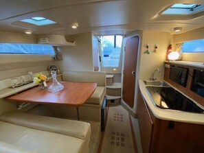 Cabin | Private kitchen | Fridge, microwave, coffee/tea maker, electric kettle - Stunning 2-bed Boat in Dreverna (Dreverna)