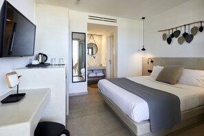 Deluxe Suite, 1 King Bed, Jetted Tub, Sea View | 1 bedroom, minibar, in-room safe, individually decorated - Adorno Oia (Santorini)