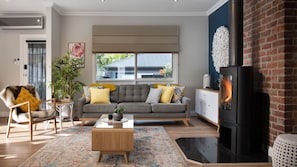TV, fireplace, Netflix, DVD player