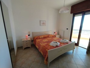 2 bedrooms, iron/ironing board, free WiFi