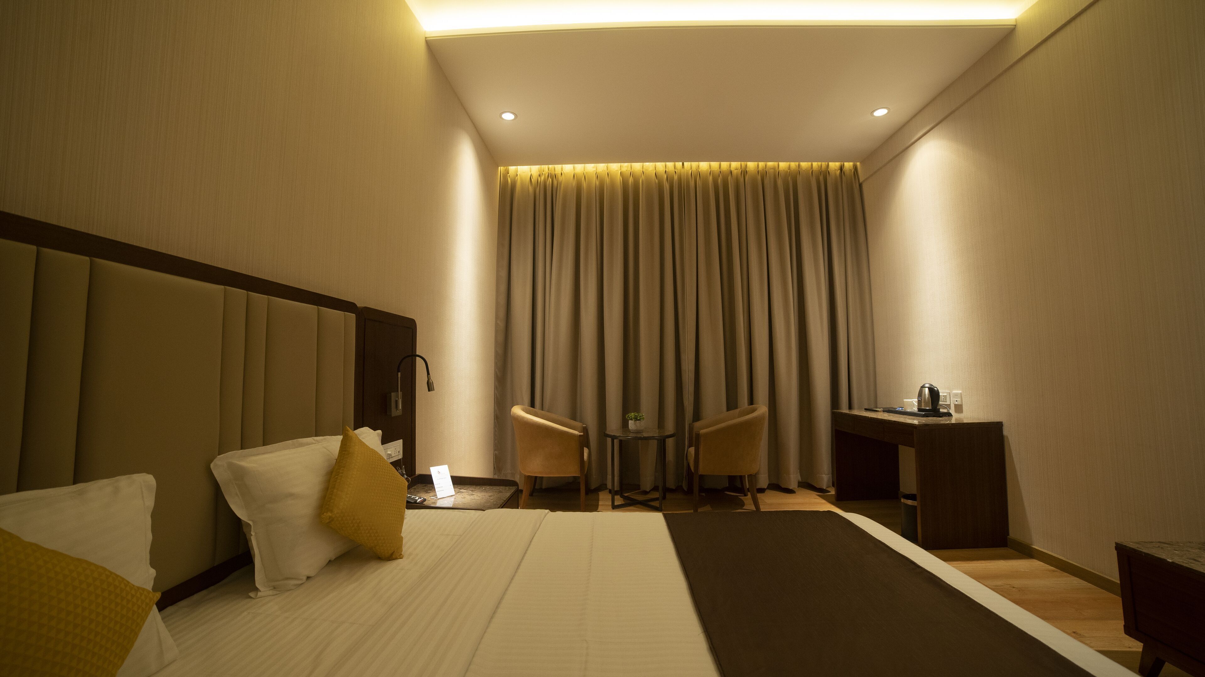 Soundproofing, free WiFi, bed sheets