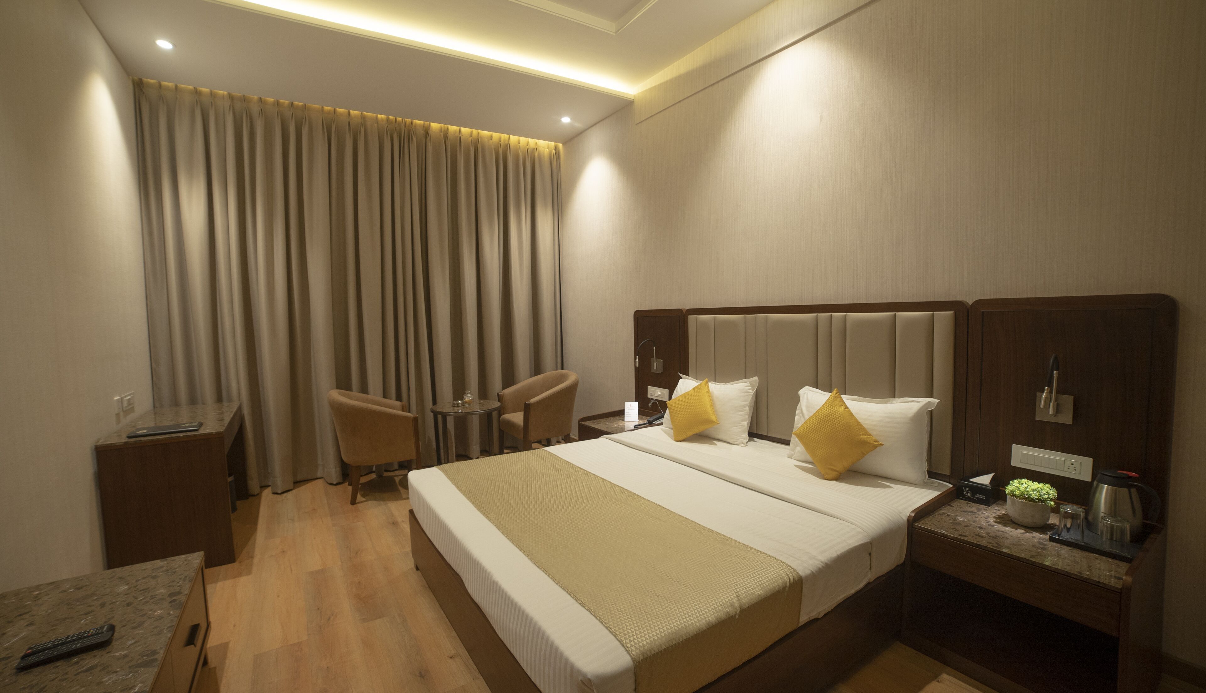 Soundproofing, free WiFi, bed sheets