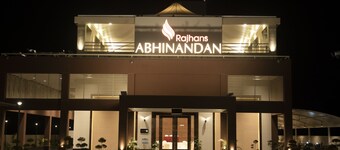 Hotel Rajhans Abhinandan