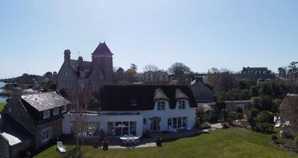 Chaumiere 5 Direct sur mer Avec Jardin , Jacuzzi et Sauna