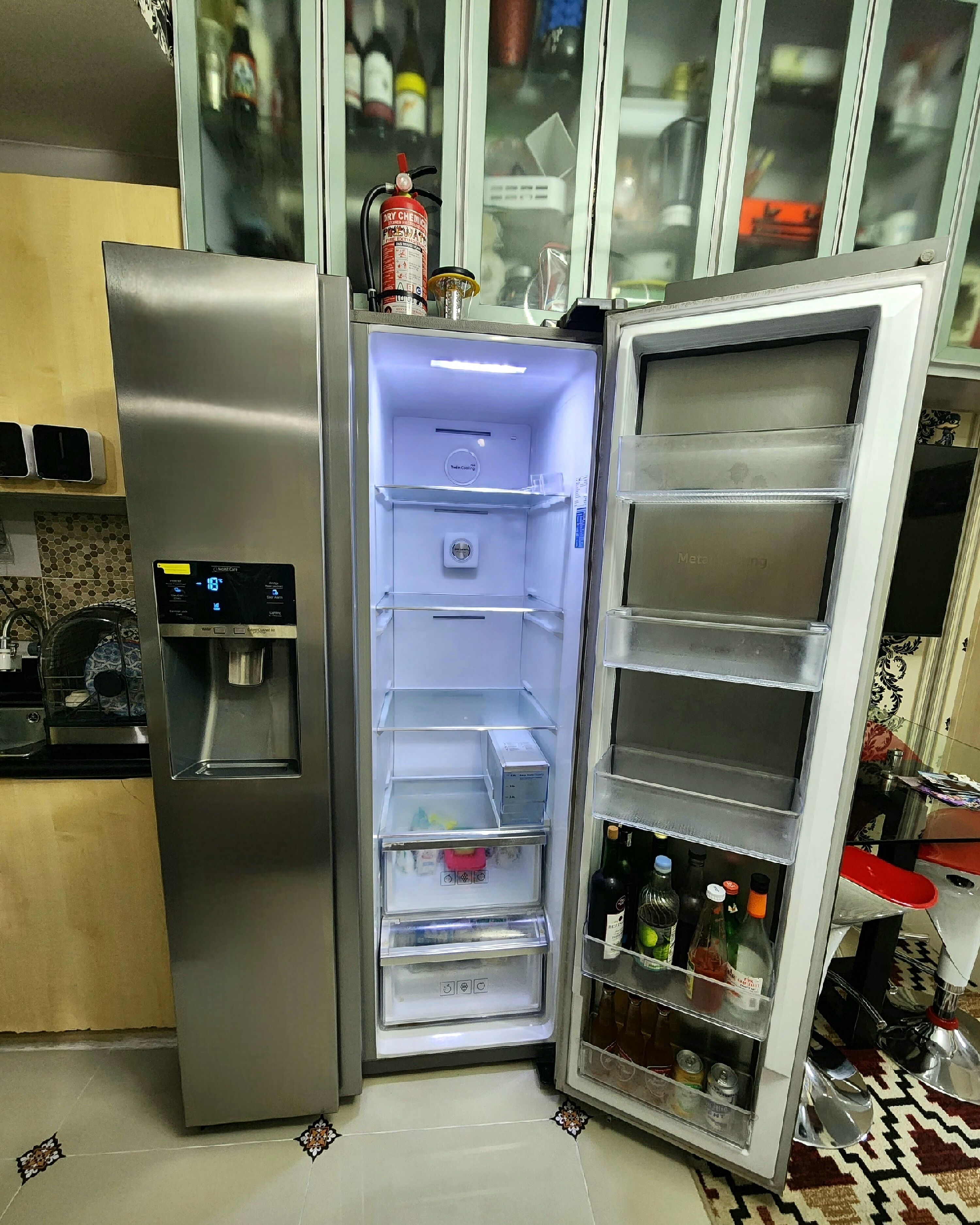 Studio Apartment | Cocina básica privada | Frigorífico grande, microondas, horno y placa de cocina