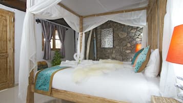 3 bedrooms, desk, travel crib, free WiFi