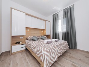 2 chambres, lit parapluie, Wi-Fi gratuit, draps fournis