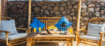 Peaceful Quaint Eco Beach Yurt, Pool, Sea Views, Beach, WIFI