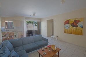 TV, music library - Apt. Suri, Modern 2BDR Apt. in the heart of Ayia Napa, Close to Nissi Avenue (Ayia Napa)