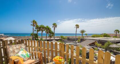 Romantic & Deluxe Eco Tower, with a 360º Sea/Mountain View, Pool, WIFI, @ Beach