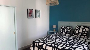 2 bedrooms, desk, iron/ironing board, travel cot