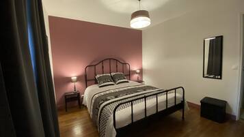 3 chambres, chambres insonorisées, fer et planche à repasser