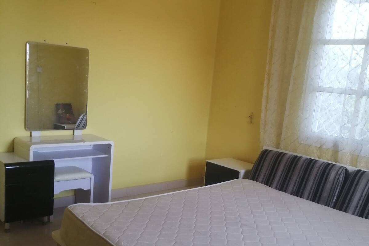 7 bedrooms, in-room safe, iron/ironing board, free WiFi