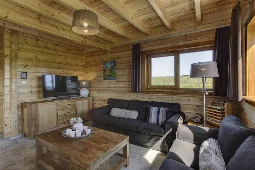 Das Energieeffiziente Blockhaus Ecolodge Mit Solarbetriebenen Anlagen Atmet Eine Echte Und Einzigartige Urlaubsatmosphäre, Zwischen Winterberg Und Willingen! - Medebach