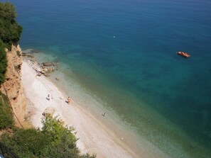 On the beach - Sunrise 5 Apartment - Beautifully Located Air Conditioned 3 Bedroom Above Beach (Xiropigado)