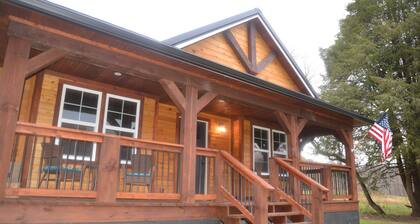 Cottage New River National Park 3 Minutes to the Bridge. Renovated & Hot Tub.