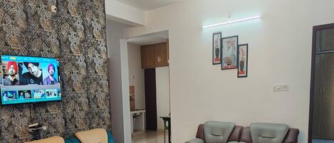 Appartement Familial | Coin séjour | Télévision LCD de 32 pouces avec chaînes par câble, télévision