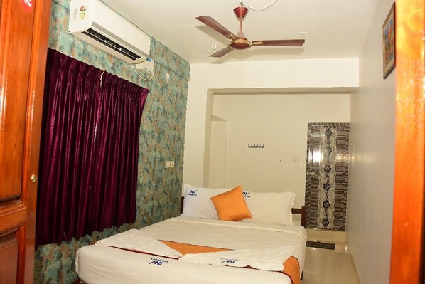 Standard Room | 2 bedrooms, Egyptian cotton sheets, premium bedding, soundproofing