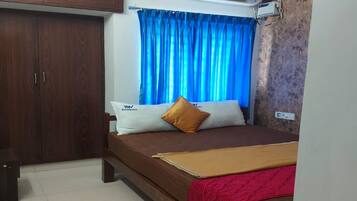 Standard Room | Egyptian cotton sheets, premium bedding, free WiFi, bed sheets