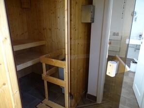 Sauna - thatched house, direct sea view, idyllic location in vacation region Usedom (Freest, Usedom)