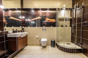 Deluxe Apartment | Bathroom | Shower - Super-Apartamenty City Park IV (Poznan)