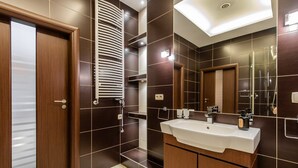 Deluxe-Apartment | Badezimmer | Dusche