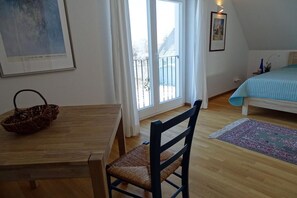 2 bedrooms, iron/ironing board, free WiFi, bed sheets - thatched house, direct sea view, idyllic location in vacation region Usedom (Freest, Usedom)