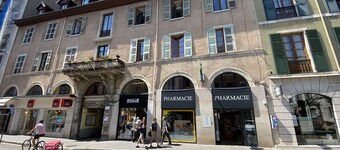 🎖 Charmant T2 refait à neuf, Annecy centre et lac.