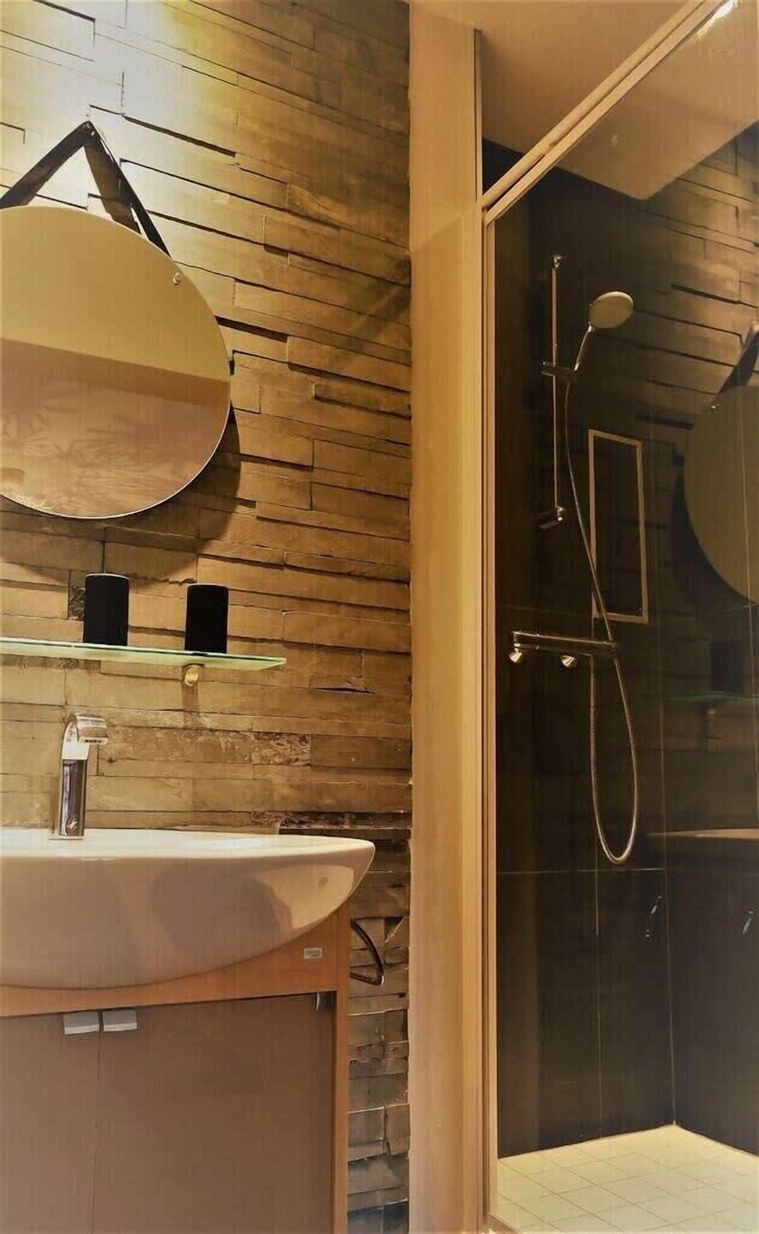 淋浴设施、吹风机、毛巾