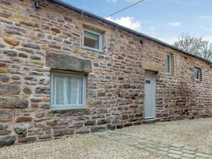 Exterior detail - Willow Cottage at Naze Farm-UK32760 (Chinley)