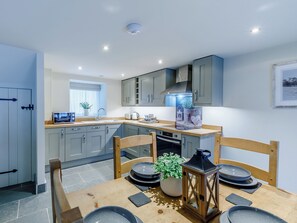 Dishwasher - Willow Cottage at Naze Farm-UK32760 (Chinley)