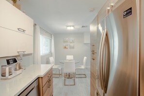 Dining - Seagrape Villa Bella #4 (Lauderdale-by-the-Sea)