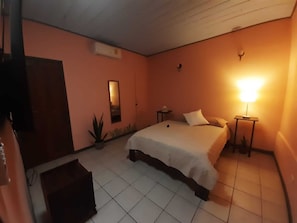 1 bedroom, iron/ironing board, free WiFi