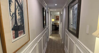 Spacious 3 bed 2 bath condo close to Memorial Park, Five-points, & UGA in Athens