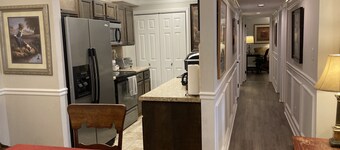 Spacious 3 bed 2 bath condo close to Memorial Park, Five-points, & UGA in Athens