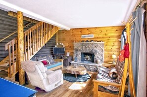 TV, fireplace, DVD player, ping pong - Gorgeous Views, RMNP, Close to Downtown Estes Park, Real Log Cabin- Longs Peak Cabin (Estes Park)
