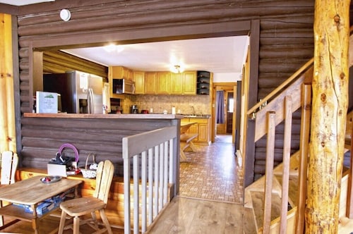 Gorgeous Views, RMNP, Close to Downtown Estes Park, Real Log Cabin- Longs Peak Cabin