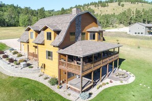 Exterior - Unique Cabin on 5 Acres, w/ Hot Tub, 2-Story Fireplace, 3-Car Gar., 5000 S.Ft (Sturgis)