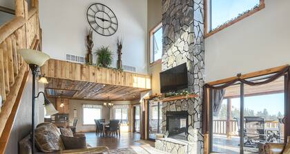 Unique Cabin on 5 Acres, w/ Hot Tub, 2-Story Fireplace, 3-Car Gar., 5000 S.Ft