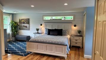 4 bedrooms, iron/ironing board, travel cot, WiFi