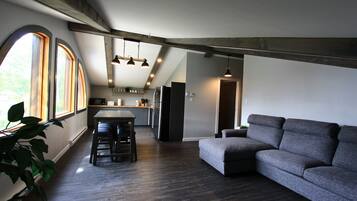 Smart TV, DVD player, books