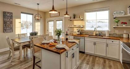 The Farmhouse at Lincoln Suites | Modern Smart Home in Sheridan, WY | King Bed, Full Kitchen, Keyless Entry | Moments from Downtown Dining and Bighorn Mountain Access