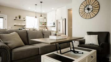 TV, books, stereo, offices