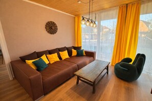 Smart TV, offices - Deichfix - spacious vacation apartment for up to 5 guests (Büsum)