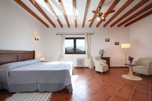 6 bedrooms, in-room safe, iron/ironing board, free WiFi - 6 bedrooms, ideal for groups, villa Hort 3 Cames (Pollensa / Pollença)