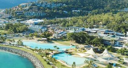 Airlie Sun & Sand entire complex